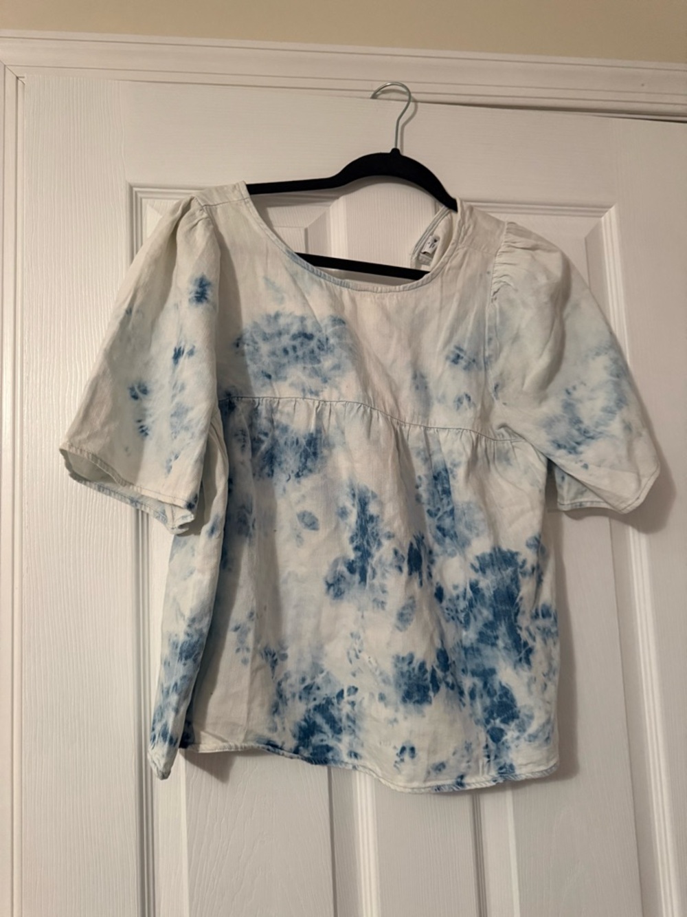 Old Navy White and Blue Tie-Dye Shirt